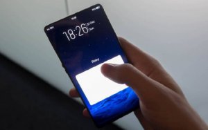 Vivo Displays First Half-Screen In-Display Fingerprint-Scanning Handset at MWC，中国Vivo在MWC推出半屏指纹解锁概念手机