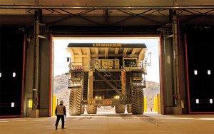 Barrick Gold earnings in line with forecasts, output seen falling-巴里克黄金公司业绩符合预期，产量下滑