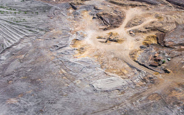 Mining stocks in line for upgrade against broad market-著名矿业投资者Evy Hambro：矿业股即将迎来估值重估