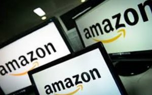 Amazon shares fall after report Trump wants to curb its power，消息称特朗普欲遏制亚马逊，亚马逊股价重挫近5%