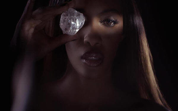 Fifth-largest gem quality diamond in history sold for $40 million-全球第五大宝石级别的钻石售价4000万美元