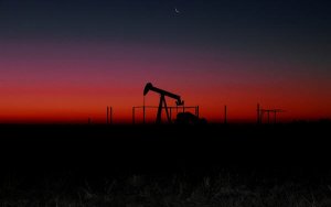 As Oil Rally Fades, Trump's Iran Hawk Pick Seen Supporting Bulls-提名蓬佩奥担任国务卿，特朗普的最新举动让石油多头乐开花