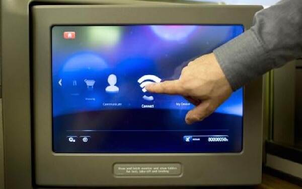Google is reportedly in talks to buy Nokia technology for better Wi-Fi on planes，谷歌洽购诺基亚飞机宽带业务，欲取代WiFi