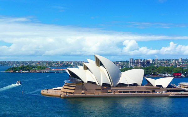 China leapfrogs New Zealand as Australia's top tourist source-中国超越新西兰成澳大利亚第一大游客来源国