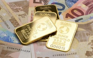 With investors nervous over Syria and Russia, 'emotional' gold could get a big boost, metal expert says-欧美群殴叙利亚，将为金价上涨提供巨大动力