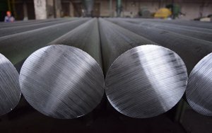Aluminum Set for Best Week Since 1987 as Rusal Woes Rock Market-美国制裁俄罗斯铝业惊扰市场，铝价创1987年以来最高涨幅