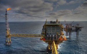 Oil May Be About to Spike, and JPMorgan Has Trades to Play It-油价突破在即，分析师建议增持能源股