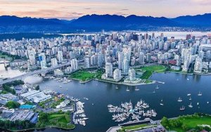 Sam Sullivan blames government policies, not Chinese buyers, for high Vancouver housing prices；苏利文认为是政府政策导致了温哥华高房价，而非华人移民