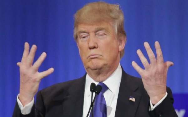 Trump defends intervention to help China telecom company ZTE，特朗普发推文，宣布帮助中国中兴通讯“恢复业务”