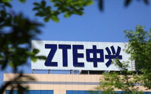 Trump Says China's ZTE to Pay $1.3 Billion Fine to Re-Open-13亿美元罚金！特朗普开出中兴通讯恢复业务条件