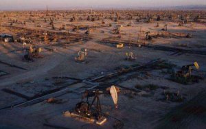 Shale Drillers Look Beyond Texas as Prices Rise-油价上涨，美国页岩生产商扩大钻探范围