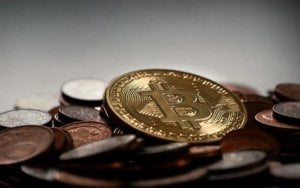 Two Chinese bitcoin mining equipment makers plan $1 billion Hong Kong listings: IFR-两家中国比特币挖矿公司计划在香港IPO，融资10亿美元
