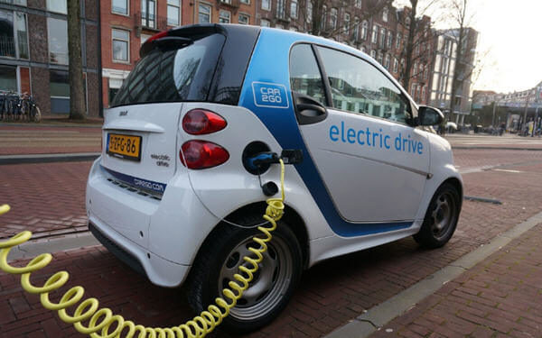 Electric vehicles on the road to triple by 2020 — IEA-电池金属的盛宴：IEA预测2020年电动汽车总量将翻三倍