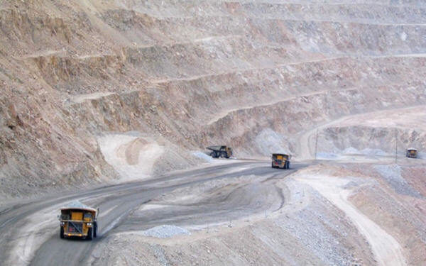 Workers at Codelco's Chuquicamata mine threaten strike-智利国家铜业公司Chuquicamata矿面临工人罢工威胁