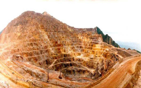Newmont sells stake in Yanacocha gold mine to Japan’s Sumitomo for $48 million-日本住友集团4800万美元入股秘鲁Sumitomo金矿
