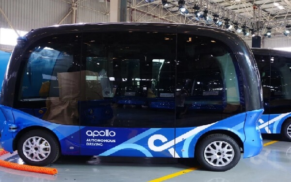 Baidu just made its 100th autonomous bus ahead of commercial launch in China，百度Apollo第100辆L4级别的自动驾驶巴士量产下线