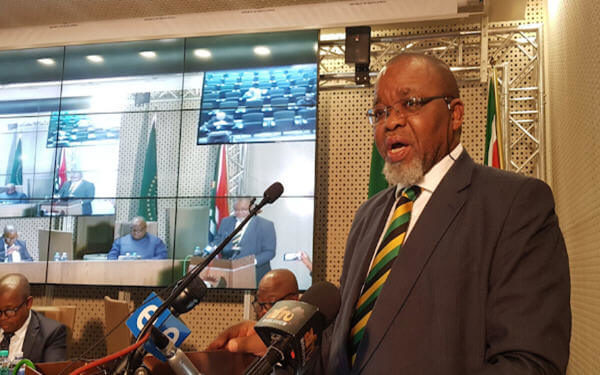 S. Africa seeks re-opening of shuttered mines to boost economy-南非拟重启关闭的矿山以振兴经济