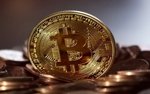 Bitcoin Extends Rally, Tops $8,000 for First Time Since May-比特币5月以来首次站上8000美元