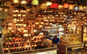 Gold trading volumes double in Turkey amid currency crisis-土耳其陷入货币危机，黄金成交量翻倍