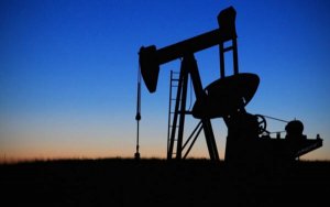 Cramer's lightning round: It's a good time to buy oil stocks-股评人Jim Cramer：现在是买入石油股的好时候