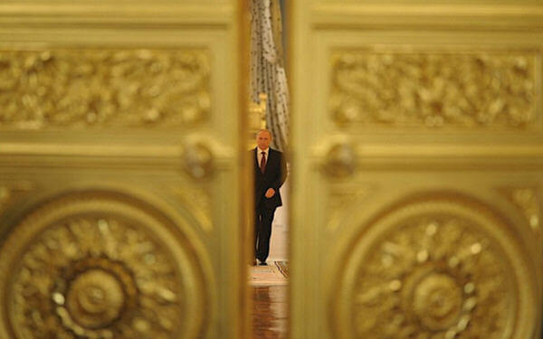 Russia in gold buying spree ahead of tougher US sanctions-俄罗斯狂购黄金，即将迎来美国更严厉制裁