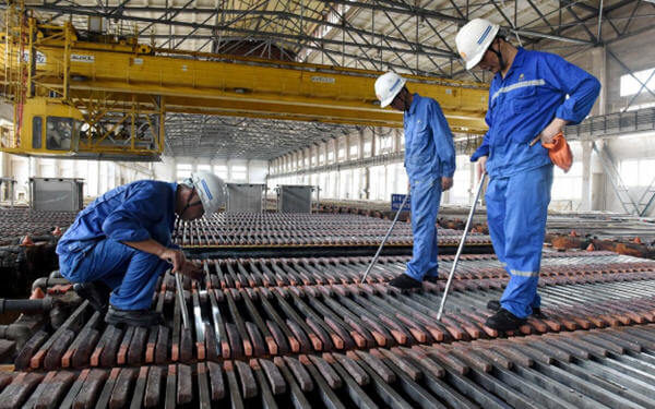 What Dr. Copper ordered: Trade war gives China metal a shot in the arm-贸易战短期给中国铜市场带来现货升水