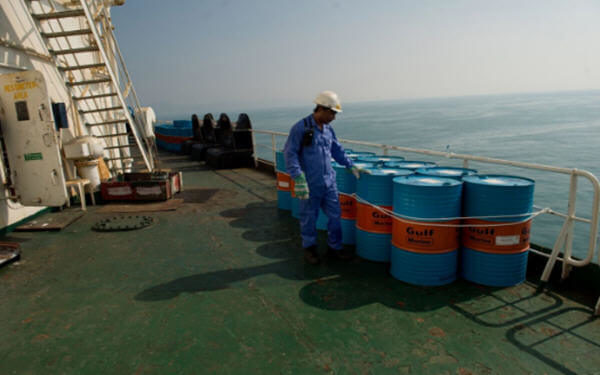 Iran’s Oil Exports Dropping Faster Than Expected Before U.S. Sanctions-美国制裁将至，伊朗原油出口锐减