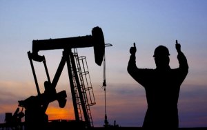 Scotiabank believes that Commodities Remain Weighed Down by Dour Macro Sentiment, Stronger Dollar；丰业银行认为大宗商品价格已经与经济基本面脱钩