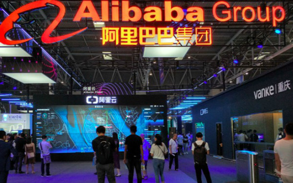 Alibaba to Buy Into After-Sales Firm for Online Car Buyers，阿里巴巴云计算业务同比增长93%，有能力挑战国际四大玩家