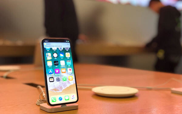 Huawei Gloats as Apple Denies Deleting iPhone X-