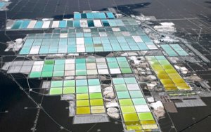 Chile lawmakers mull additional mining tax for copper, lithium-智利拟提高铜、锂开采税