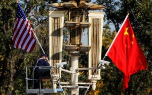 U.S. invites China to trade talks as tariffs loom -美国邀请中国重启贸易谈判