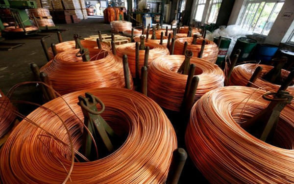 Copper's robust dynamics clash with futures gloom: Andy Home-期铜走势低迷，与其强劲基本面相悖