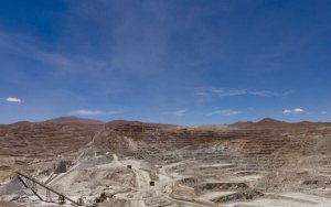 Mitsubishi, Sumitomo said to be after Teck’s Quebrada Blanca mine-日本三菱和住友商事对参与Teck铜矿感兴趣