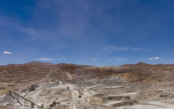 Mitsubishi, Sumitomo said to be after Teck’s Quebrada Blanca mine-日本三菱和住友商事对参与Teck铜矿感兴趣