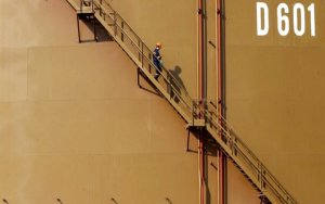 World's top traders divided on oil outlook as Iran sanctions loom-世界最大的贸易商对油价前景看法不一
