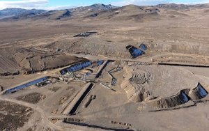Unloved gold sector regains shine with mergers, price spike-并购引爆金矿股和金价