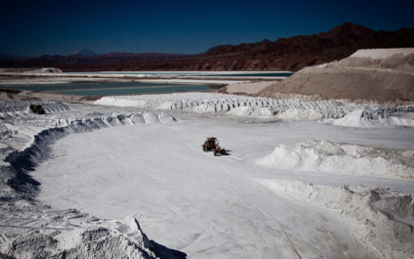 Chilean court suspends sale to Tianqi of stake in lithium miner SQM-智利法院暂停将SQM股份卖给中国天齐锂业