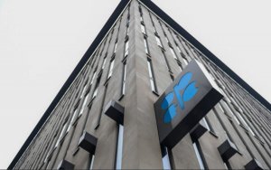 OPEC reportedly set to publish production cut quotas to boost falling oil prices-欧佩克将公布各成员国减产配额以提振油价