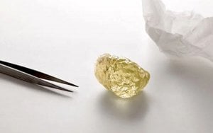 Largest diamond in North America found in Canada’s Diavik mine-552克拉！加拿大戴维克矿发现北美迄今最大钻石原石