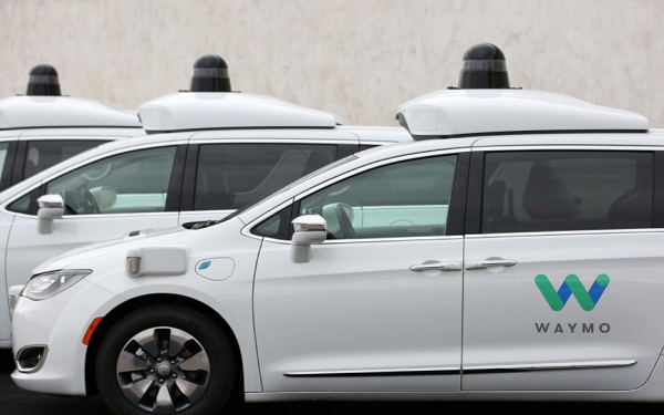 Waymo unveils self-driving taxi service in Arizona for paying customers，Waymo在美国推出自动驾驶汽车商业化服务