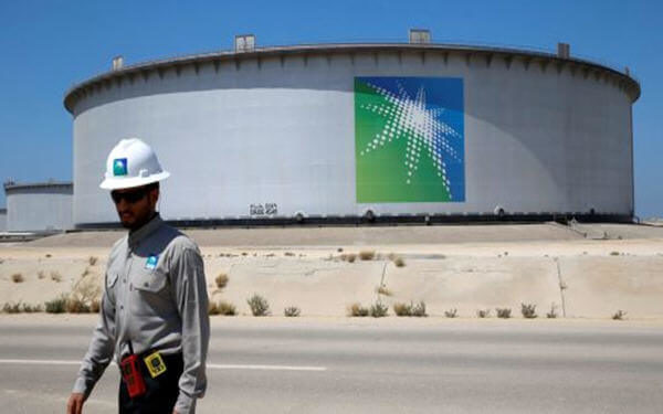 Saudi Arabia plots new path to long-delayed Aramco IPO-沙特阿美今年二季度将发债，为IPO铺路