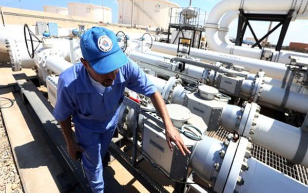 OPEC oil production sinks in December as Saudis cut output more than expected-欧佩克12月石油产量下滑，沙特减产规模超预期