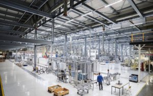 Flagship Volkswagen plant transforms for EV era-大众的旗舰工厂向电动汽车时代转型