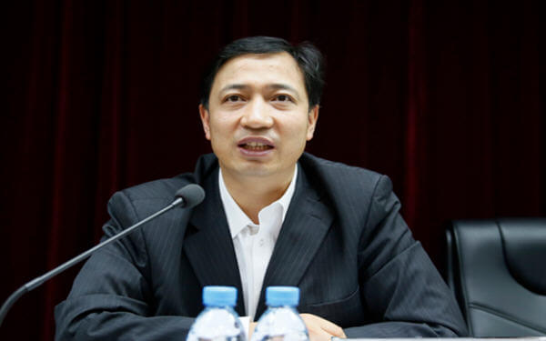 China's Chalco promotes president to top job after chairman resigns-中国铝业高层调整，卢东亮升任一把手