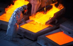 Mining stocks rally as copper price hits 7-month high-铜价涨至7个月以来最高，矿业股集体拉升