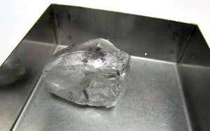 Firestone shares on fire after finding 70-carat diamond in Lesotho- Firestone在莱索托发现70克拉钻石，股价暴涨
