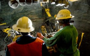 Glencore keeps 2019 guidance after copper, cobalt output jumps-电池金属产量跃升，嘉能可维持2019年预期