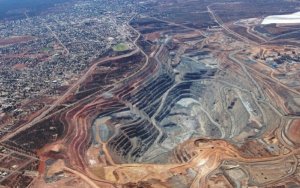 Barrick-Newmont merger would leave up to $7B of assets up for grabs-巴里克纽蒙特合并将释放70亿美元资产出售机遇