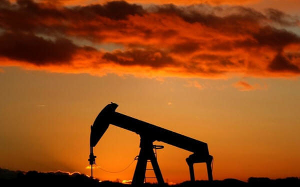 Oil Prices Rise on OPEC Supply Cuts, Venezuela Sanctions-欧佩克削减供应以及委内瑞拉受制裁支撑油价上涨